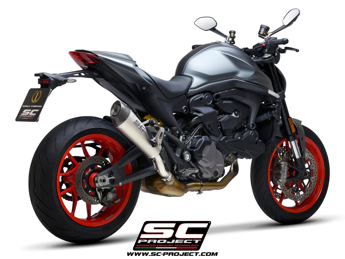 Ducati_Monster-937_my2021_Conic_Titanio_SlipOn-E5_3-4Posteriore